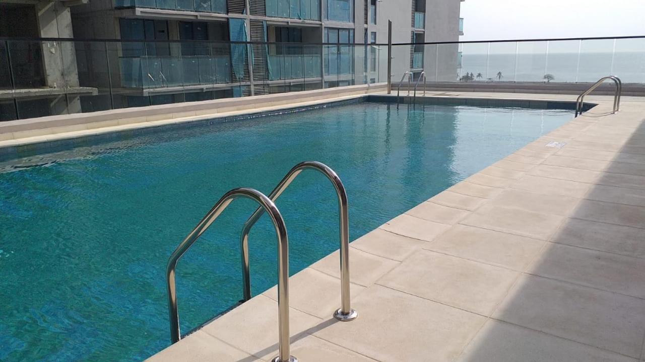 Piscina Y Mar En Pozos Colorados Santa Marta (Magdalena)