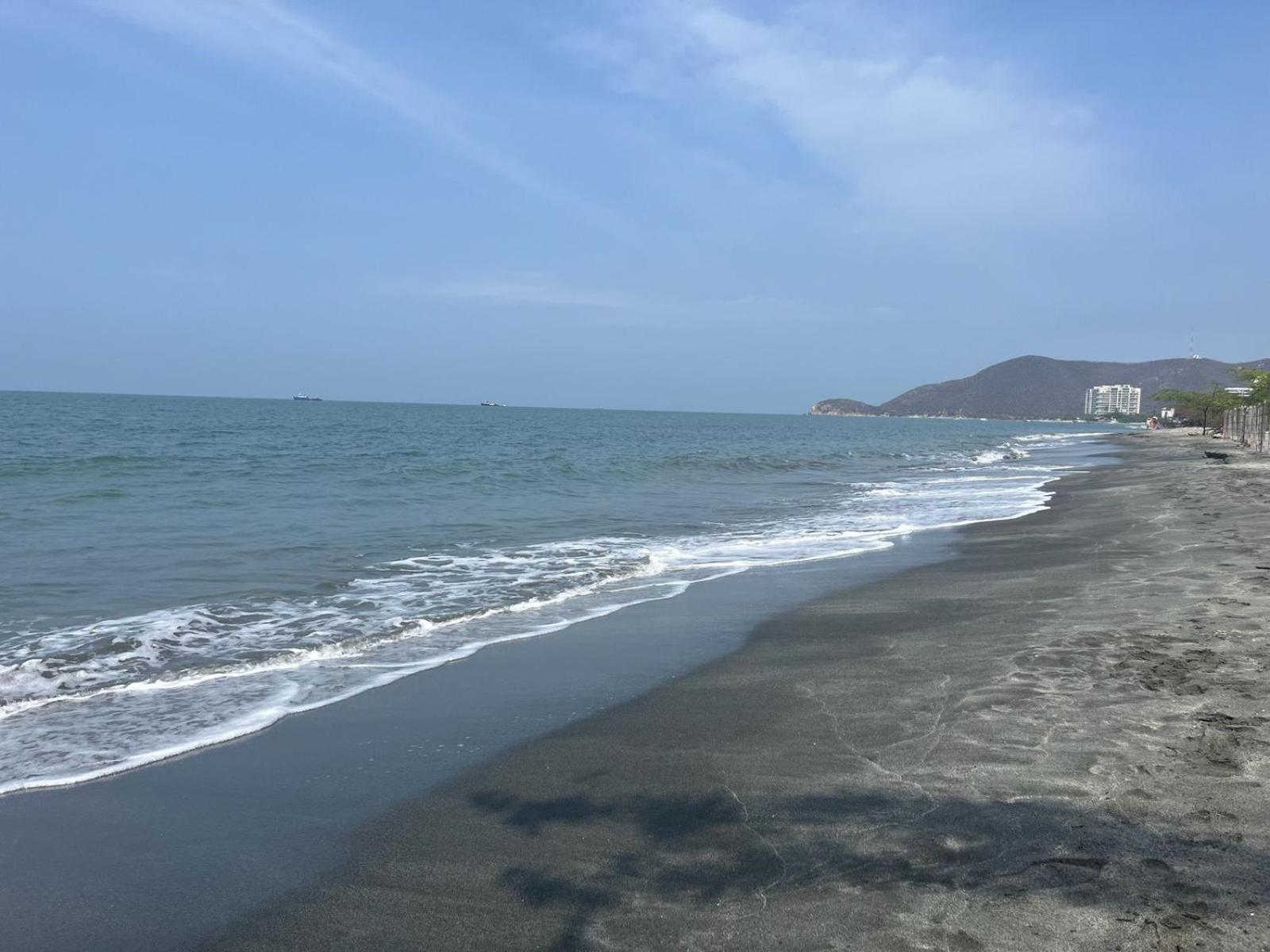 Piscina Y Mar En Pozos Colorados * Santa Marta (Magdalena)