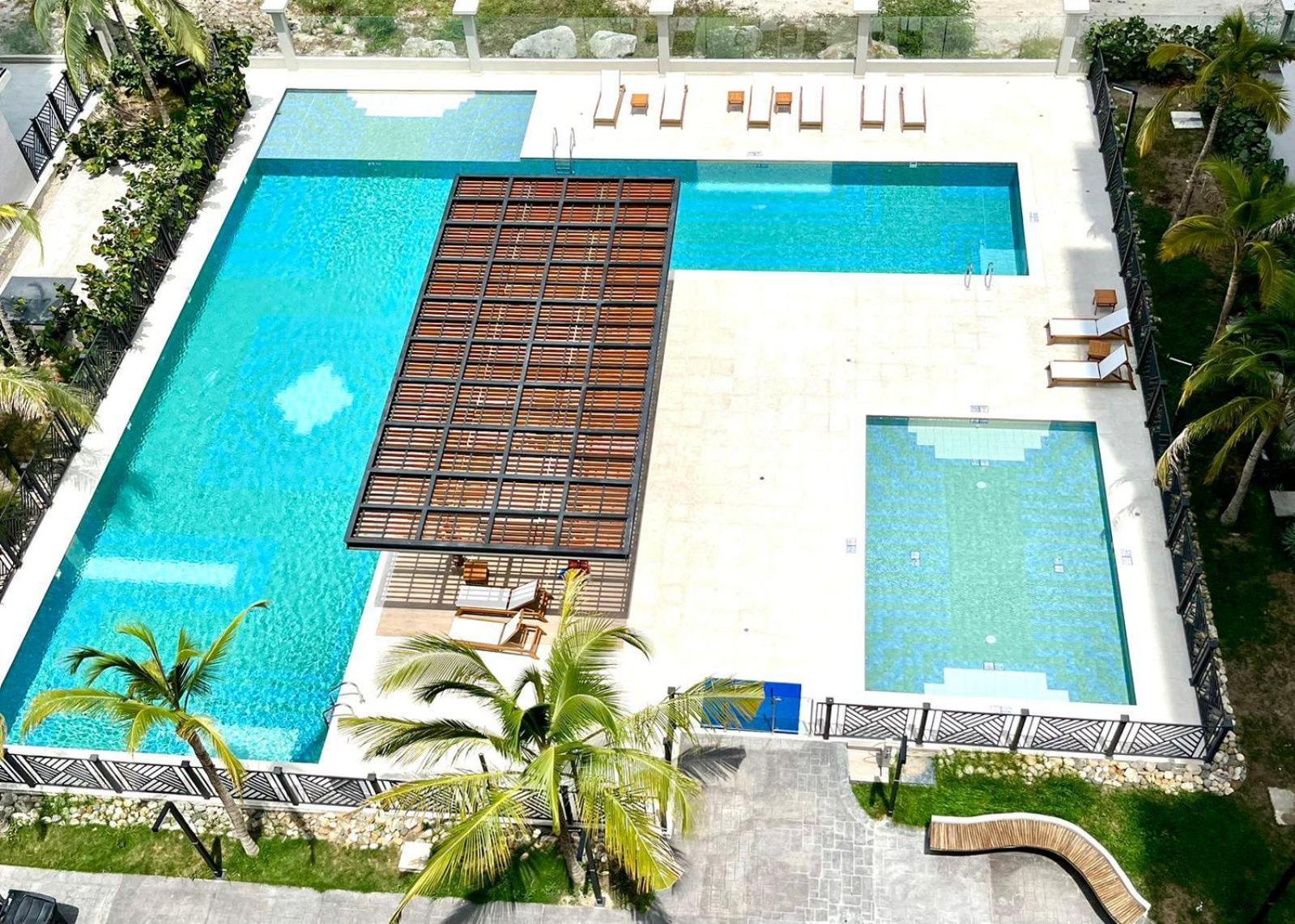 Piscina Y Mar En Pozos Colorados * Santa Marta (Magdalena)